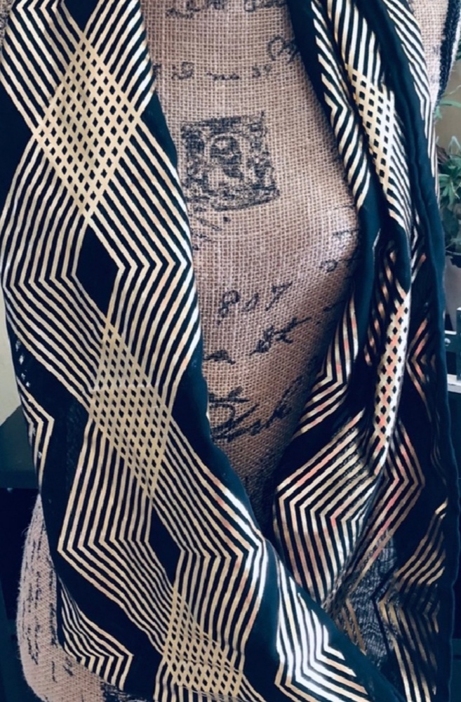 Bebe scarf wrap black and gold